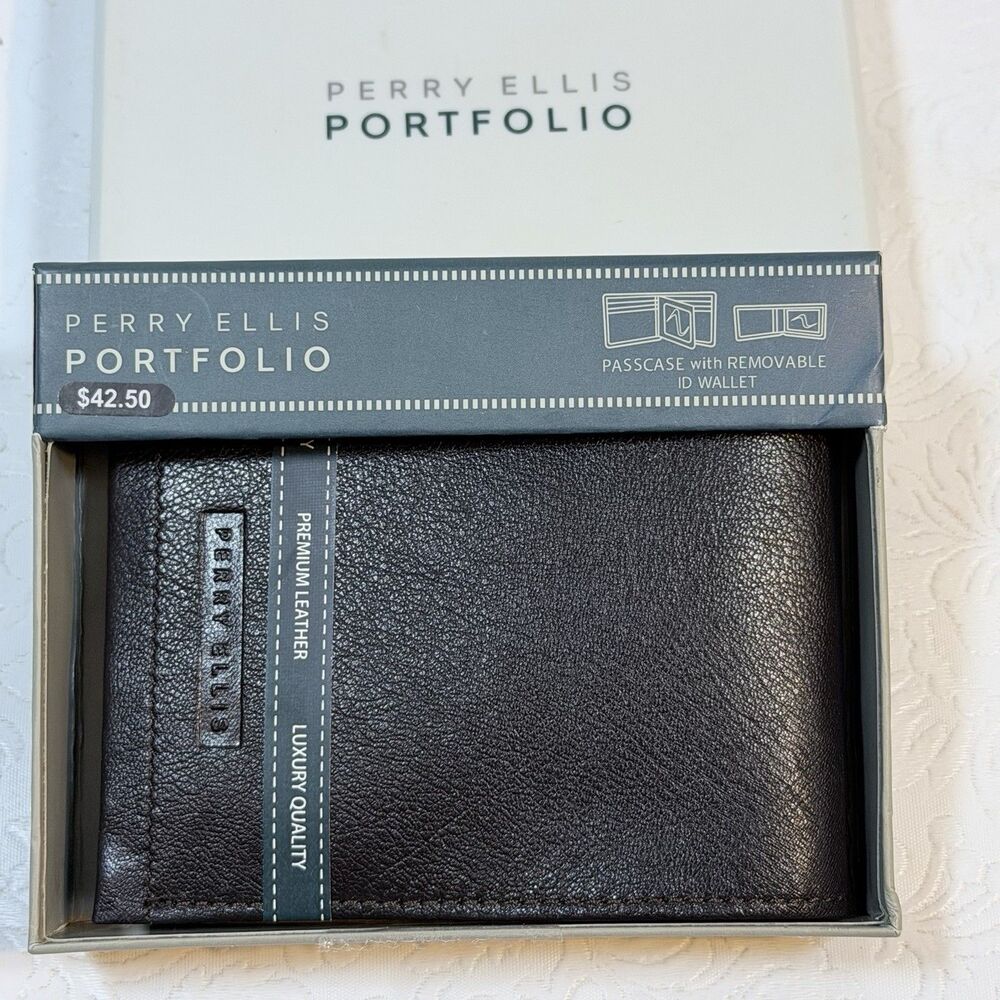Perry Ellis Portfolio Bifold Leather Wallet